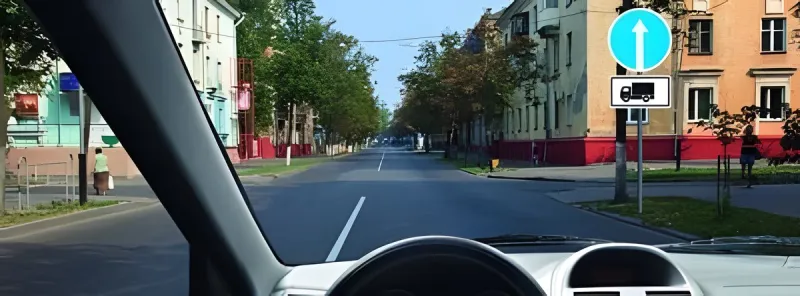 Вопрос 8: В каком направлении Вы можете продолжить движение на указанном перекрёстке, управляя грузо