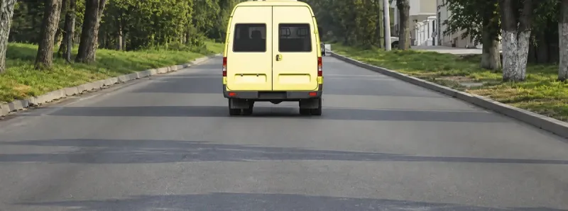 Question 117: Do the actions of the bus driver proceeding along the center of the road comply with the t